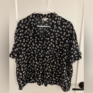 American eagle button down short sleeve floral shirt. Size XL